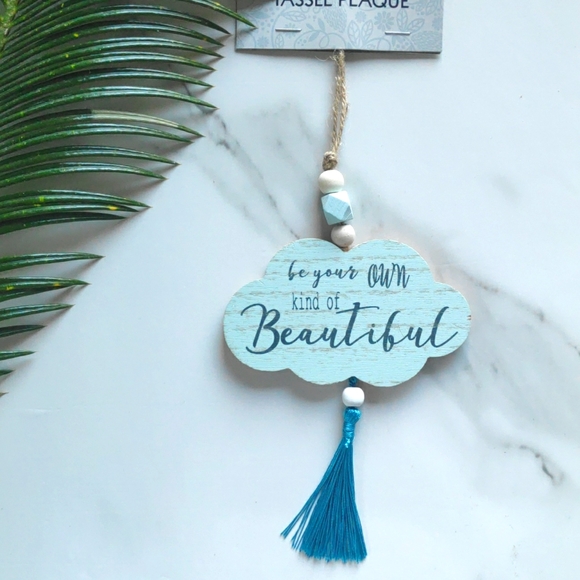 Tassel Plaque - Picture 1 of 4